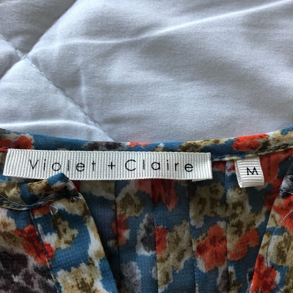 Floral button down - Picture 5 of 7